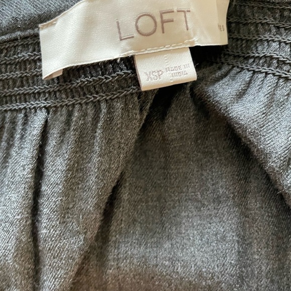 - LOFT blouse - Picture 3 of 3